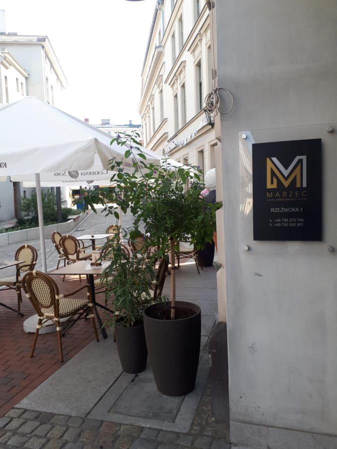 MARZEC Apartamenty Gniezno Bagian luar foto