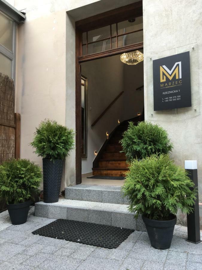 MARZEC Apartamenty Gniezno Bagian luar foto