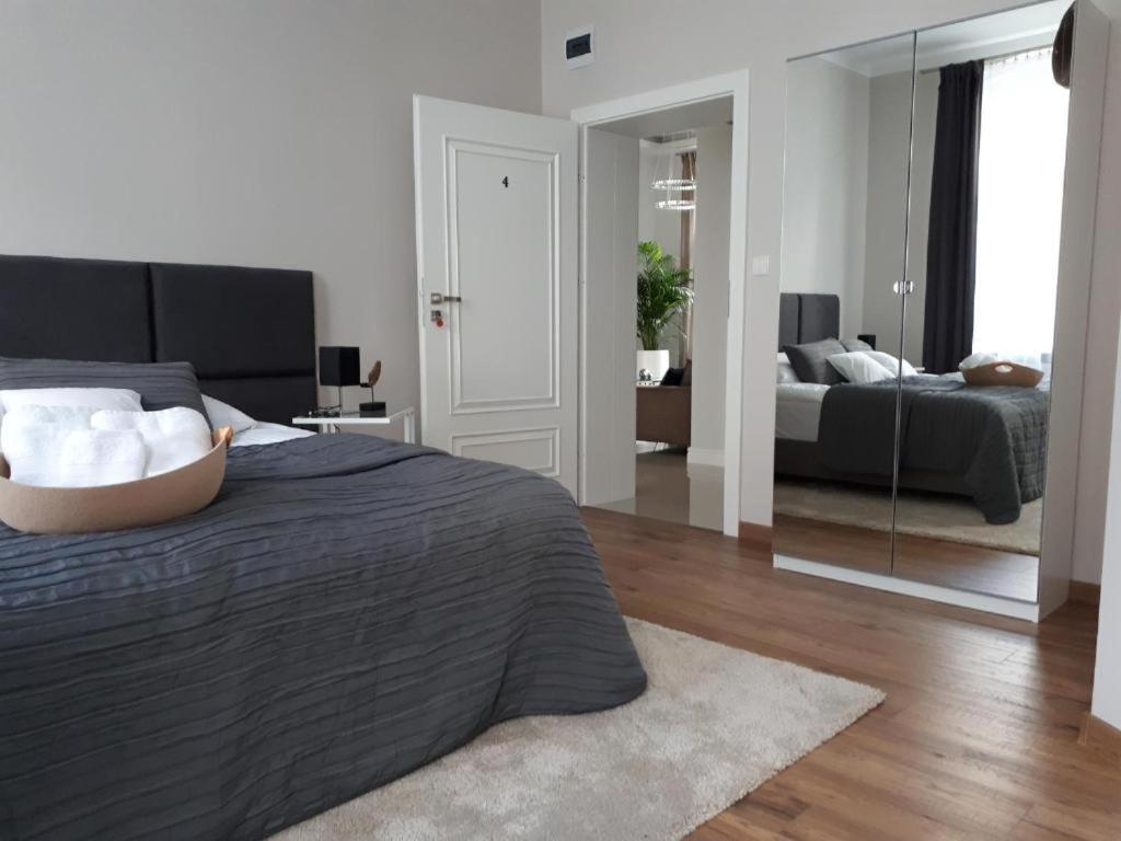 MARZEC Apartamenty Gniezno Bagian luar foto